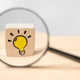 満足度調査を始めるきっかけと、現場が直面する課題は何ですか？